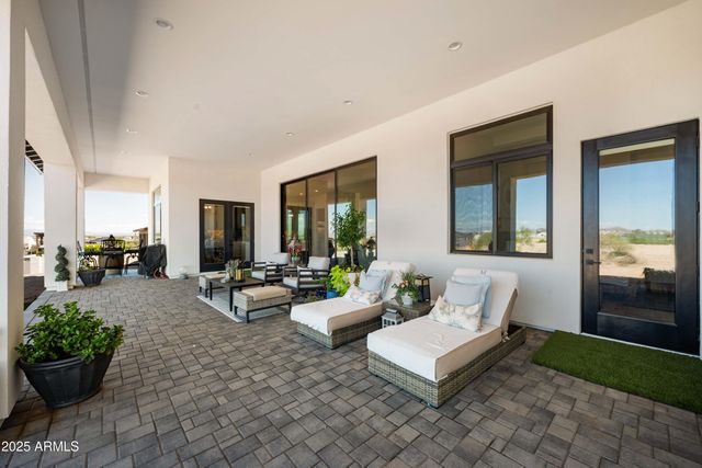 1650 W LUCKY Lane, San Tan Valley, AZ 85144