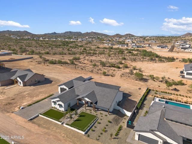 1650 W LUCKY Lane, San Tan Valley, AZ 85144
