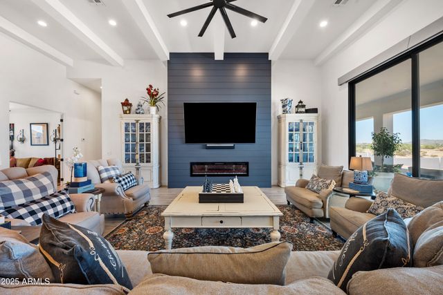 1650 W LUCKY Lane, San Tan Valley, AZ 85144