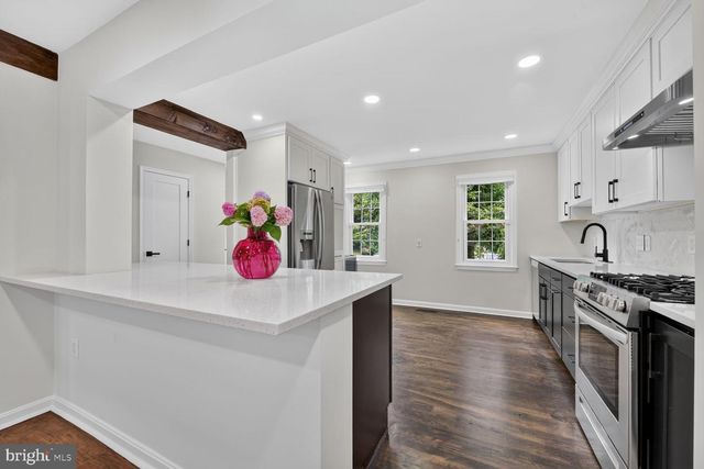 7426 HALLCREST DR, Mclean, VA 22102