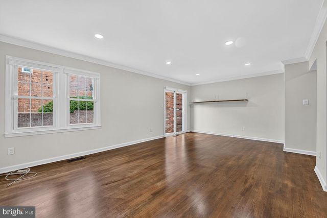 7426 HALLCREST DR, Mclean, VA 22102