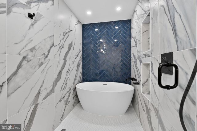 7426 HALLCREST DR, Mclean, VA 22102