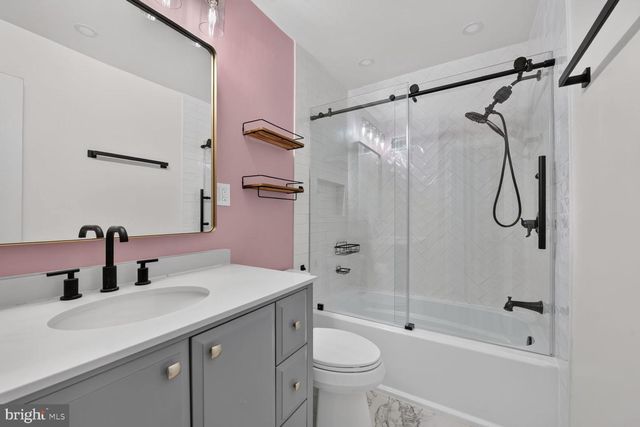 7426 HALLCREST DR, Mclean, VA 22102