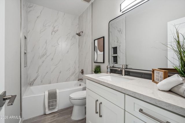 11537 W LAURELWOOD Lane, Avondale, AZ 85392