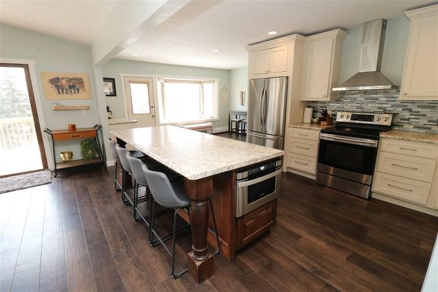 2017 Ida Mae Court, Minot, ND 58703