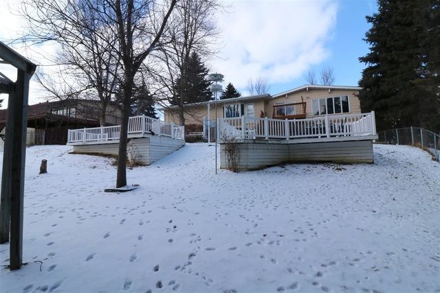 2017 Ida Mae Court, Minot, ND 58703