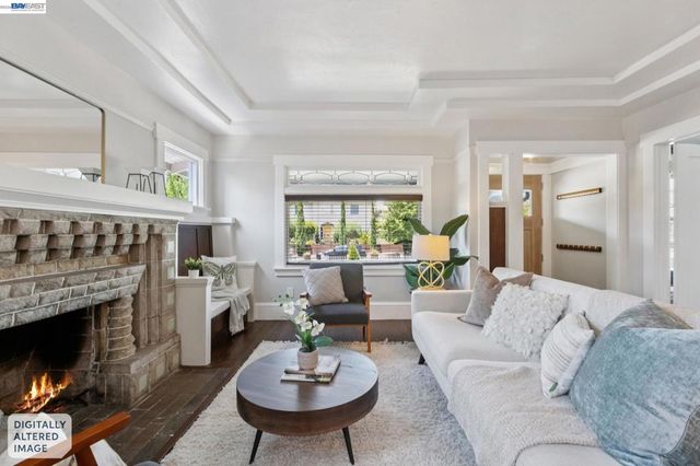 2724 Seminary Ave, Oakland, CA 94605