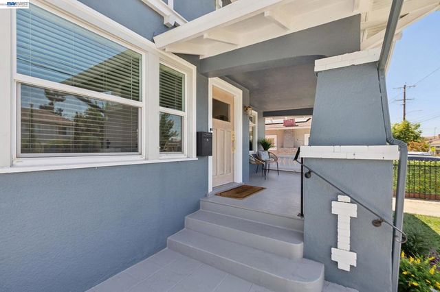2724 Seminary Ave, Oakland, CA 94605