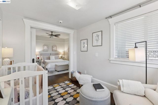 2724 Seminary Ave, Oakland, CA 94605
