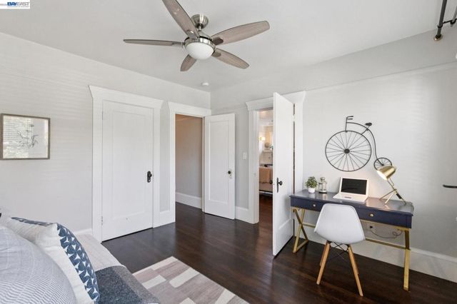 2724 Seminary Ave, Oakland, CA 94605