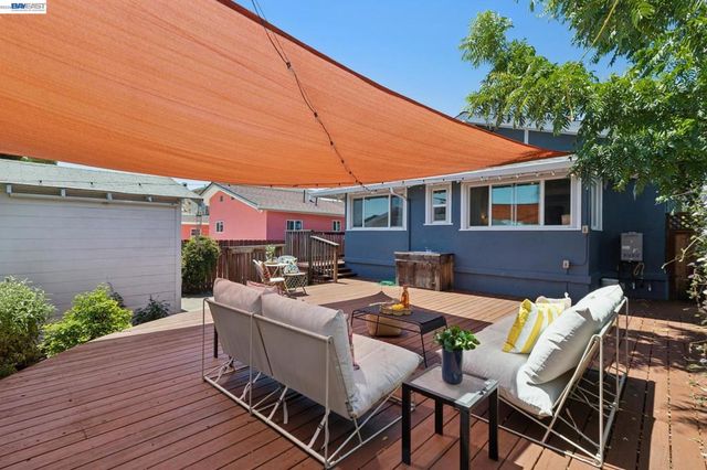 2724 Seminary Ave, Oakland, CA 94605
