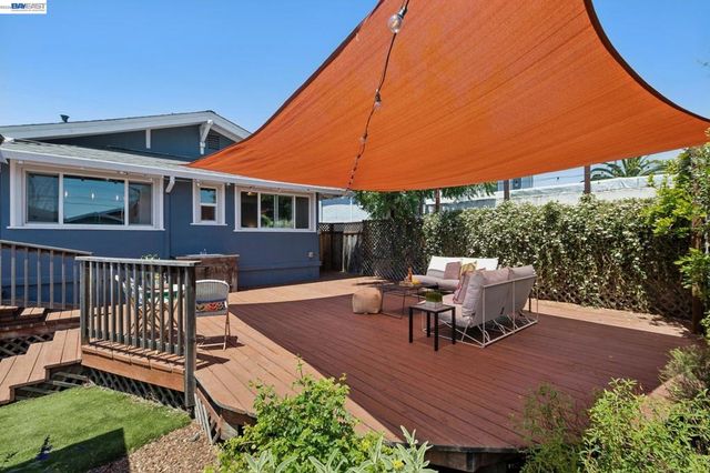 2724 Seminary Ave, Oakland, CA 94605