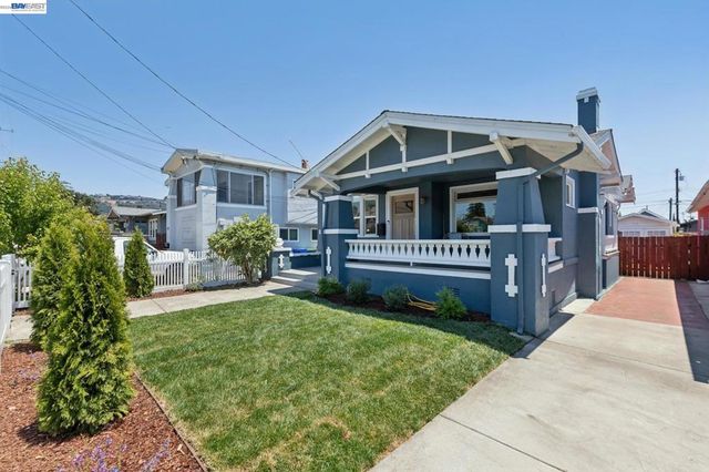 2724 Seminary Ave, Oakland, CA 94605