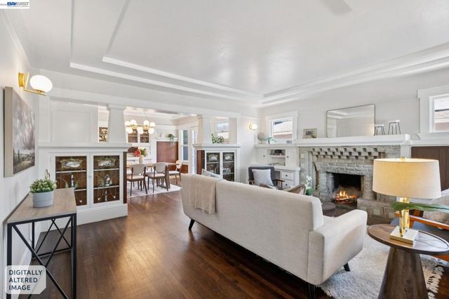 2724 Seminary Ave, Oakland, CA 94605
