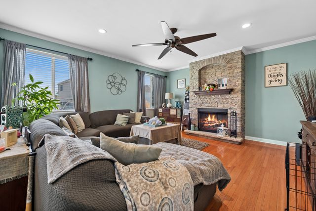 2108 Waterbury Drive, Joliet, IL 60431