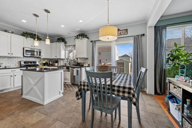 2108 Waterbury Drive, Joliet, IL 60431