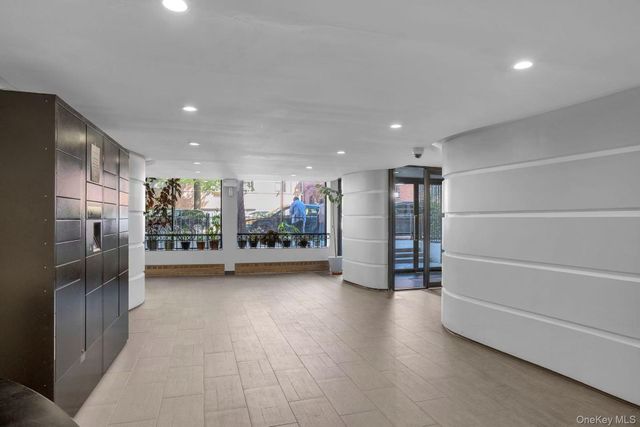 13240 Sanford Avenue 3R, Flushing, NY 11355