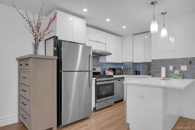 13240 Sanford Avenue 3R, Flushing, NY 11355