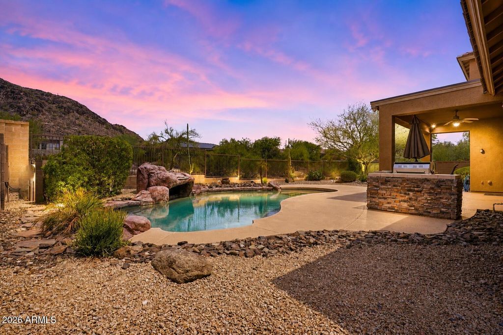 8342 W BUCKHORN Trail, Peoria, AZ 85383 — exterior