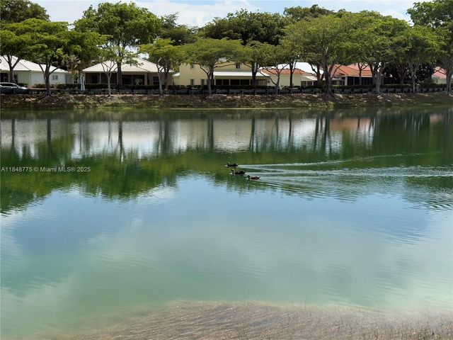 645 SE 25th Ln, Homestead, FL 33033