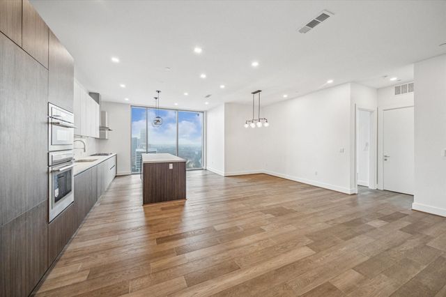 1711 Allen Parkway 1803, Houston, TX 77019