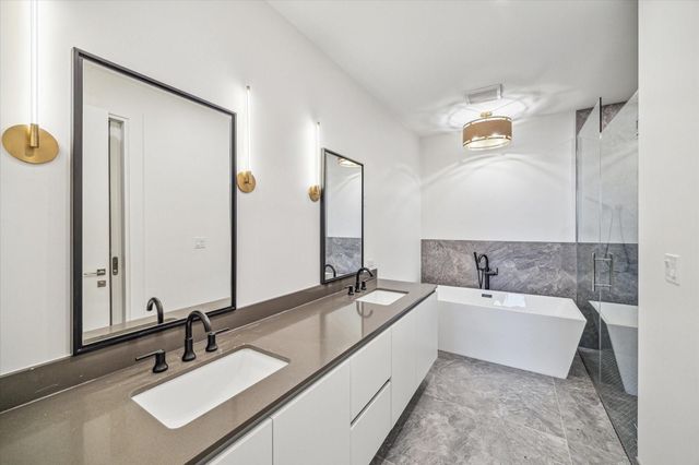 1711 Allen Parkway 1803, Houston, TX 77019