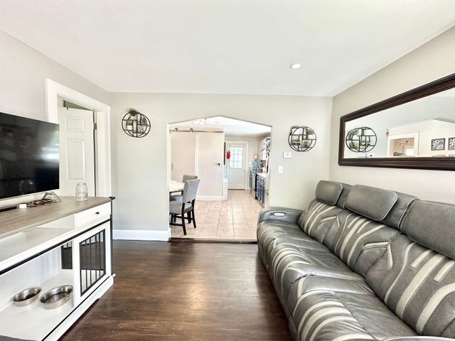 21 Brock Street, Manchester, NH 03102