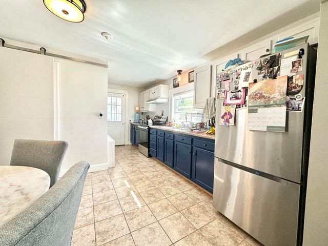 21 Brock Street, Manchester, NH 03102