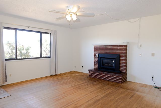 814 Sunset Drive, Espanola, NM 87532