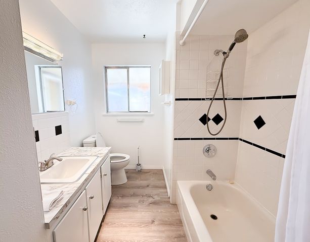 814 Sunset Drive, Espanola, NM 87532