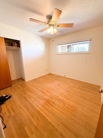 814 Sunset Drive, Espanola, NM 87532