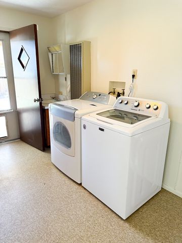 814 Sunset Drive, Espanola, NM 87532