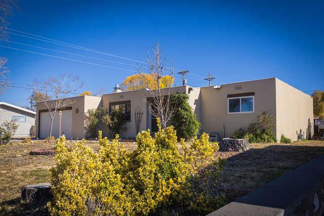 814 Sunset Drive, Espanola, NM 87532