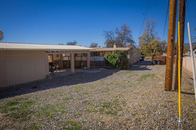 814 Sunset Drive, Espanola, NM 87532