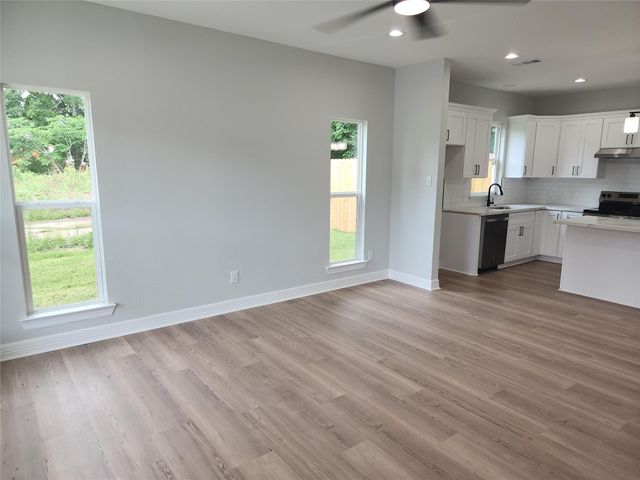 2651 Beaumont Avenue A, Liberty, TX 77575