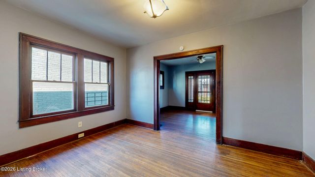 2730 Chase Ct, Louisville, KY 40211