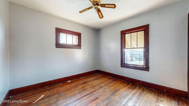 2730 Chase Ct, Louisville, KY 40211