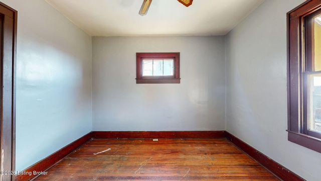 2730 Chase Ct, Louisville, KY 40211