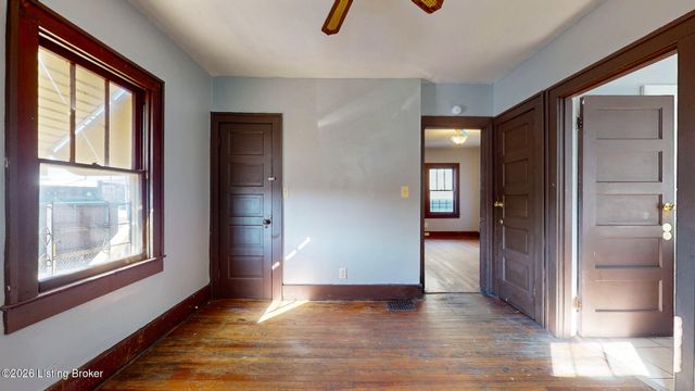 2730 Chase Ct, Louisville, KY 40211