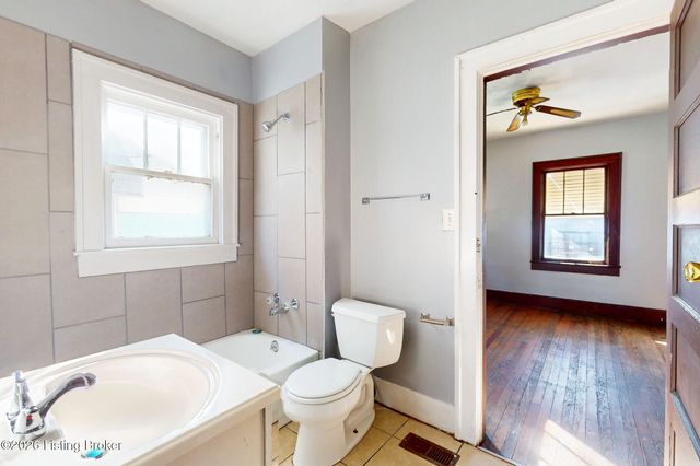 2730 Chase Ct, Louisville, KY 40211