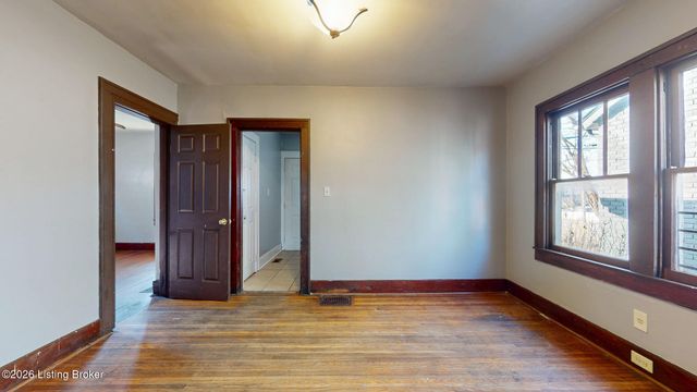 2730 Chase Ct, Louisville, KY 40211