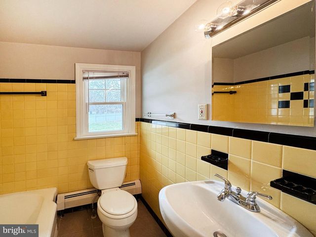 1228 CLYDE RD, Warminster, PA 18974