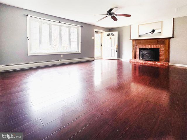 1228 CLYDE RD, Warminster, PA 18974