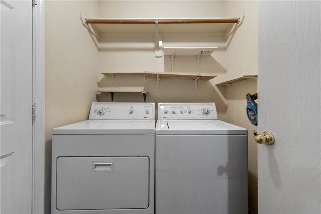 9515 Summer Laurel Lane, Houston, TX 77088