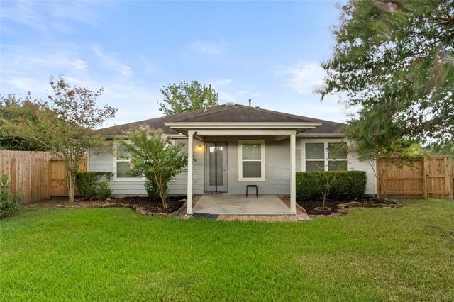 9515 Summer Laurel Lane, Houston, TX 77088