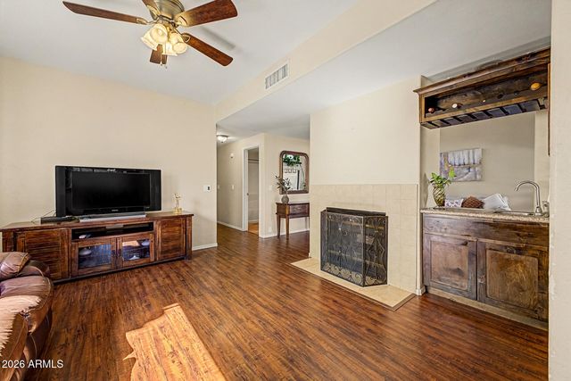 929 E MANOR Drive, Chandler, AZ 85225