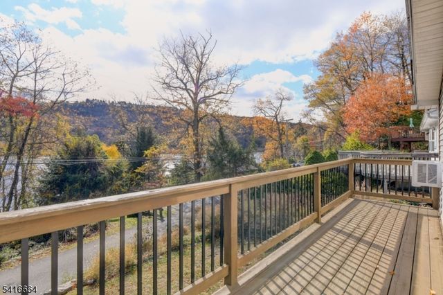 9 Woods Rd, Sandyston Twp., NJ 07826