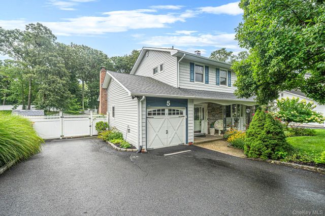 5 Rockhill Road, Rocky Point, NY 11778