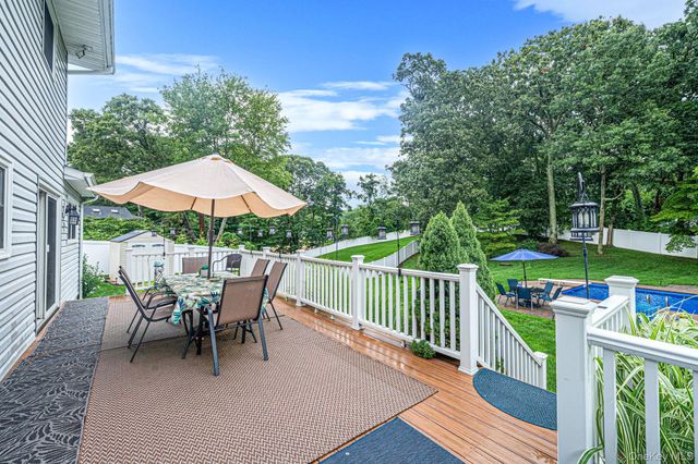 5 Rockhill Road, Rocky Point, NY 11778