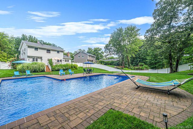 5 Rockhill Road, Rocky Point, NY 11778